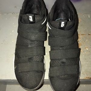 Nike lebron soldiers US size 10